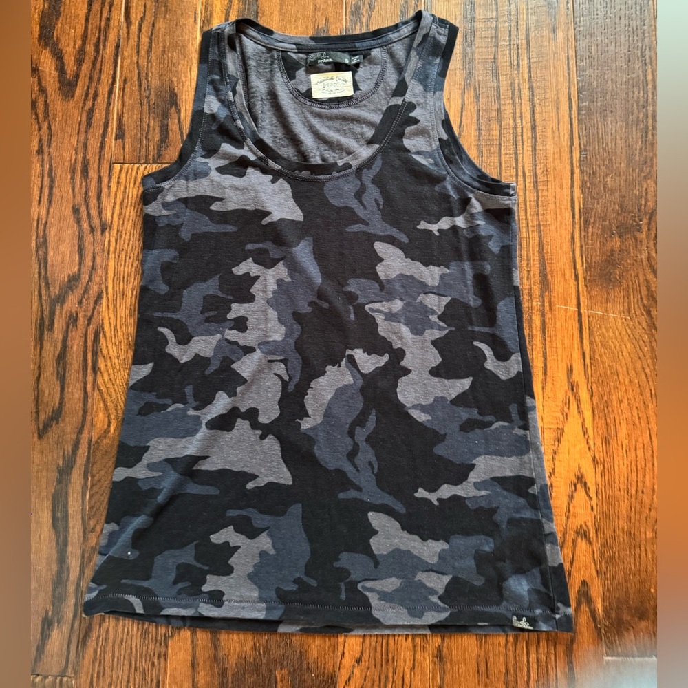 Prana women’s small Camouflage Tank Top great for exercise cotton